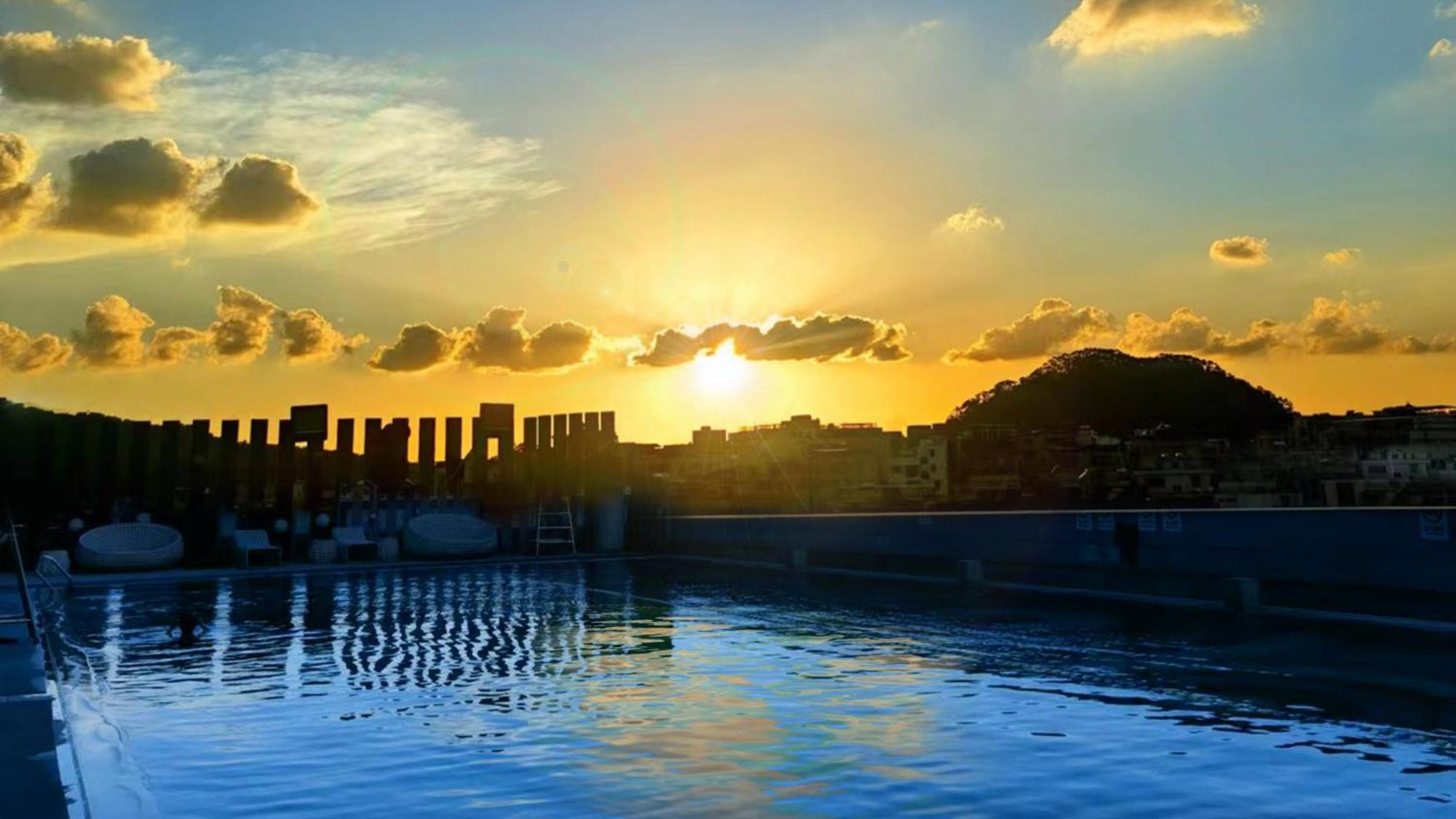 Holiday Inn Guangzhou South Lake Hotel - Ideal For Business & Leisure Exteriör bild
